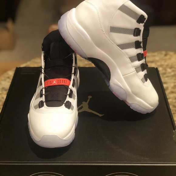 Jordan retro 11 adapt white